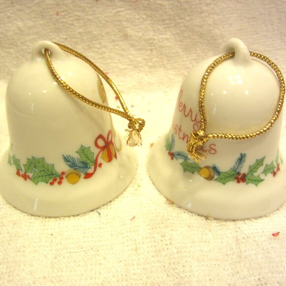 VTG PAIR OF PORCELAIN CHRISTMAS BELLS W/CUTE DESIGN, HAND PAINTED - Picture 2 of 4